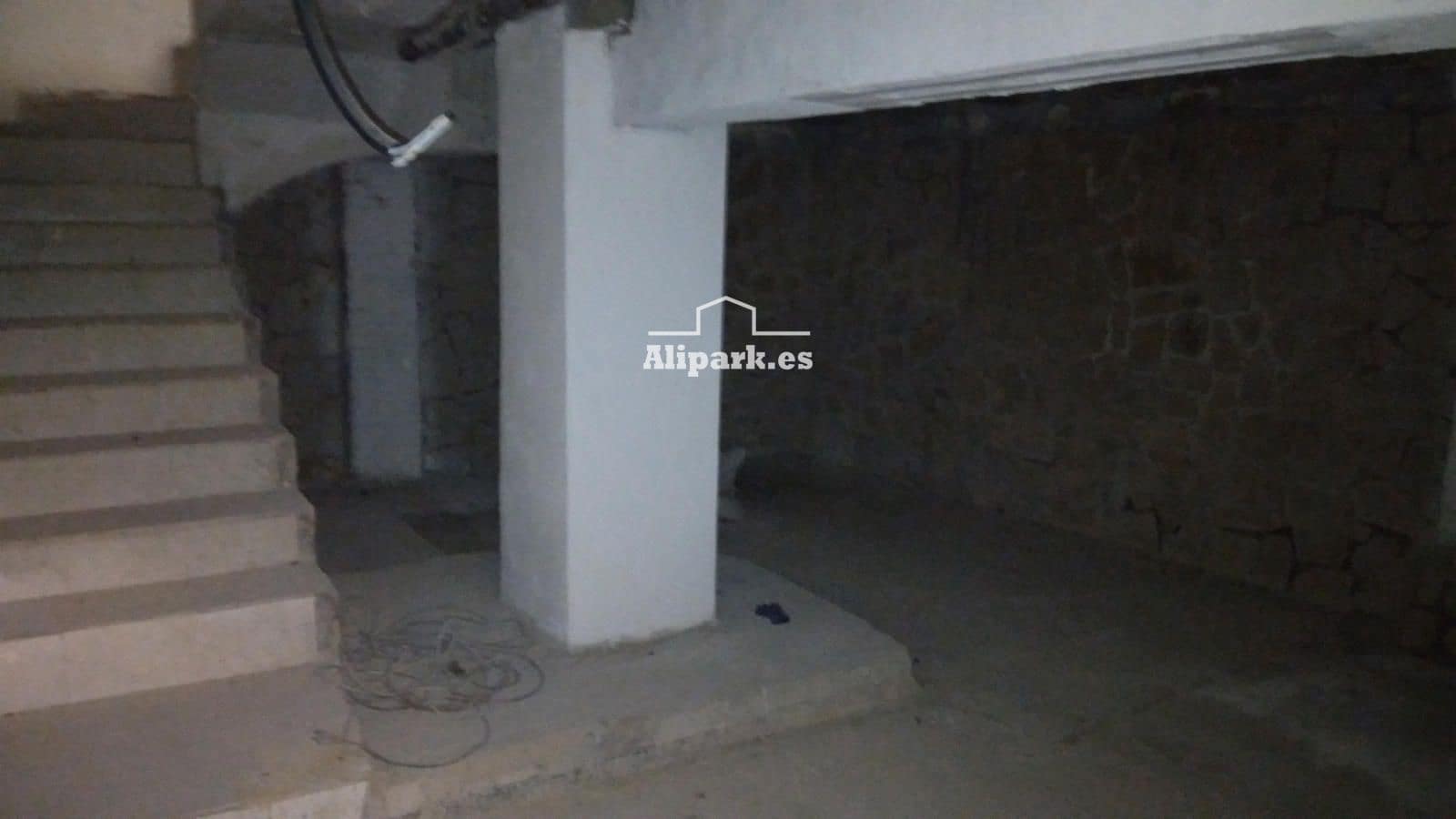 Erhverv til salg i Alicante by - € 95.000 (Ref: 9453380)