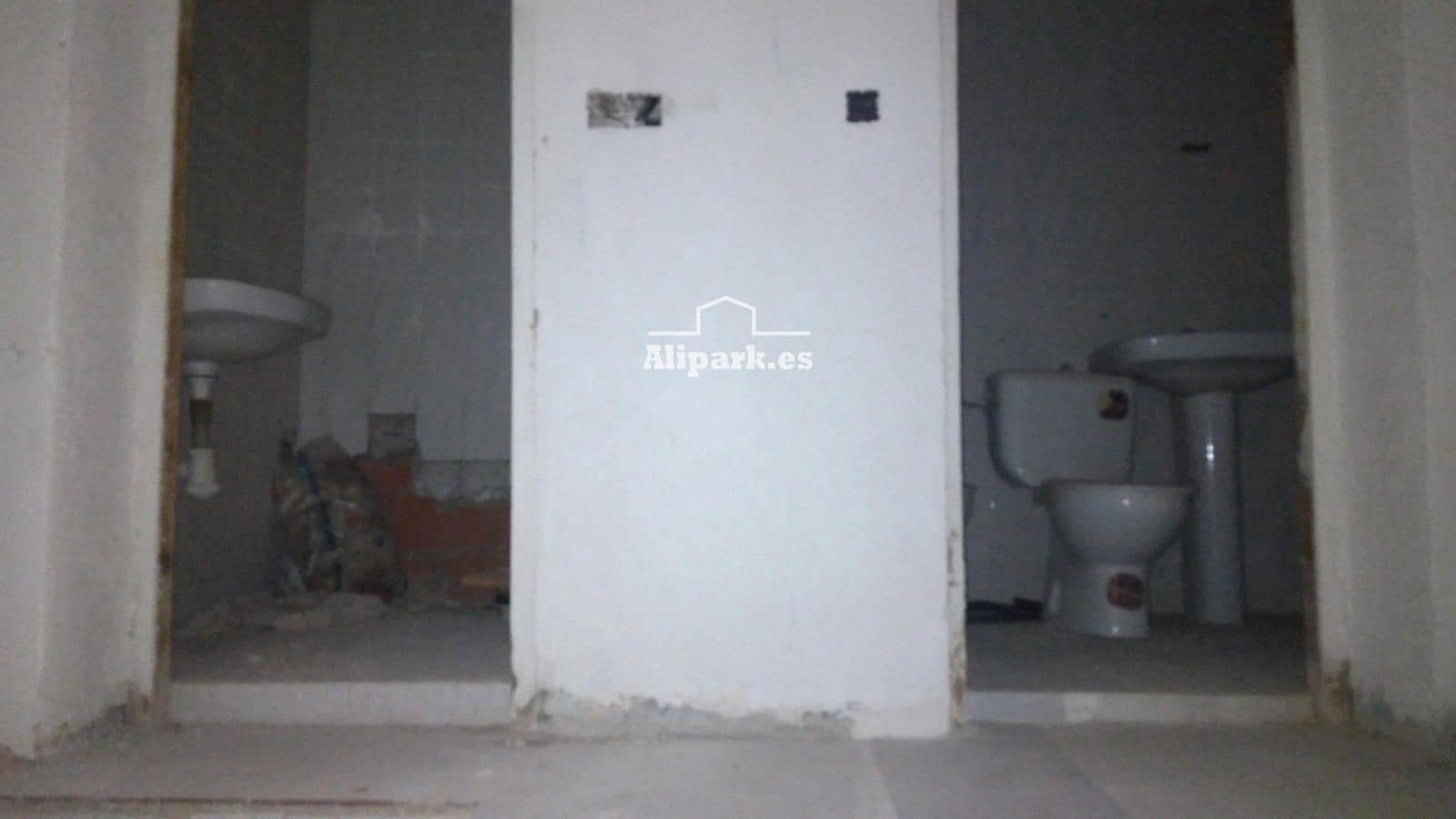 Erhverv til salg i Alicante by - € 95.000 (Ref: 9453380)