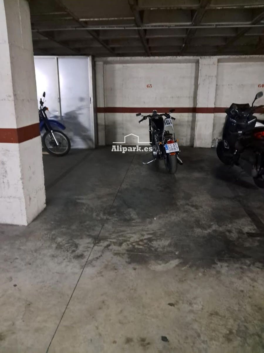 Garage for sale in Alicante / Alacant city - € 14,000 (Ref: 9453381)
