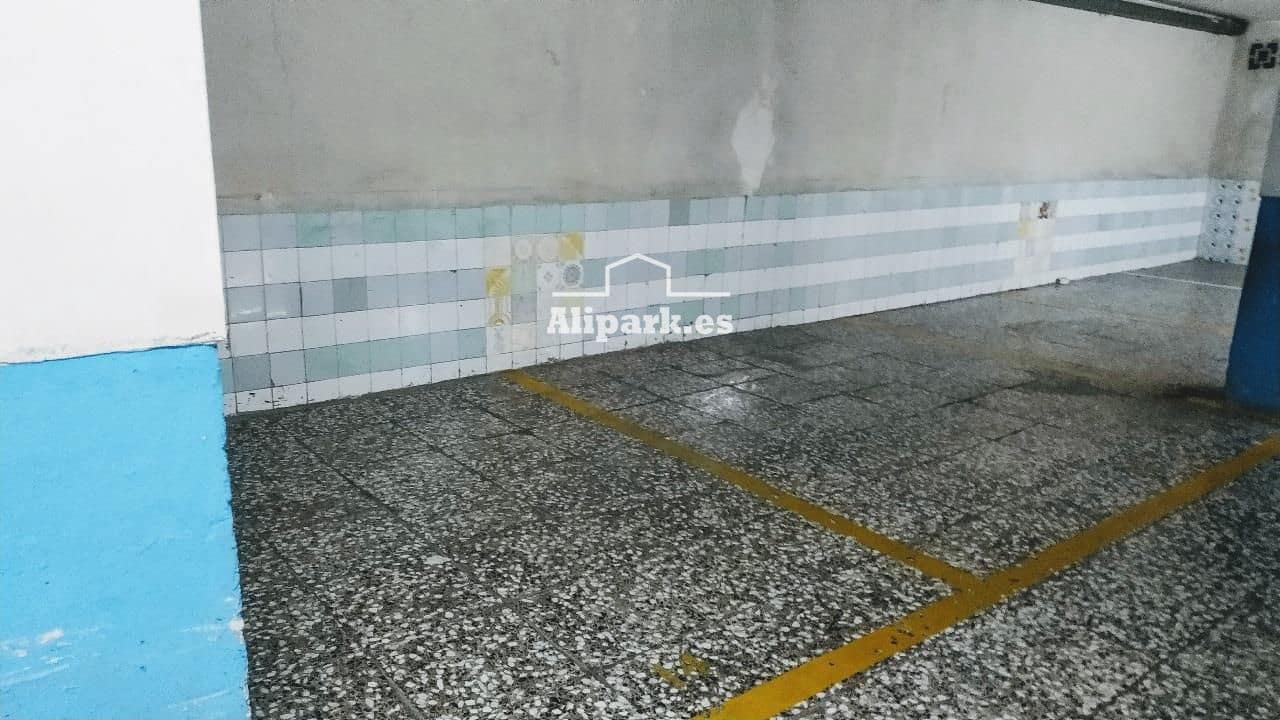 Garage for sale in Alicante / Alacant city - € 14,000 (Ref: 9453383)