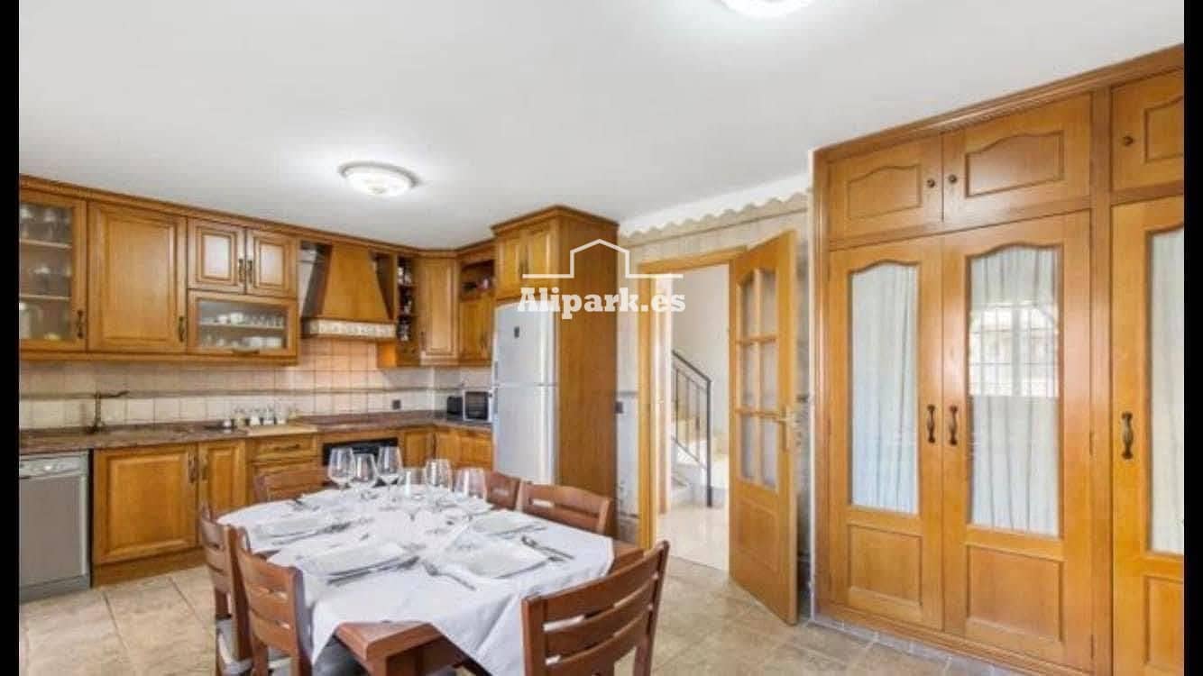 7 bedroom Bungalow for sale in Muchamiel / Mutxamel with pool garage - € 550,000 (Ref: 9453388)