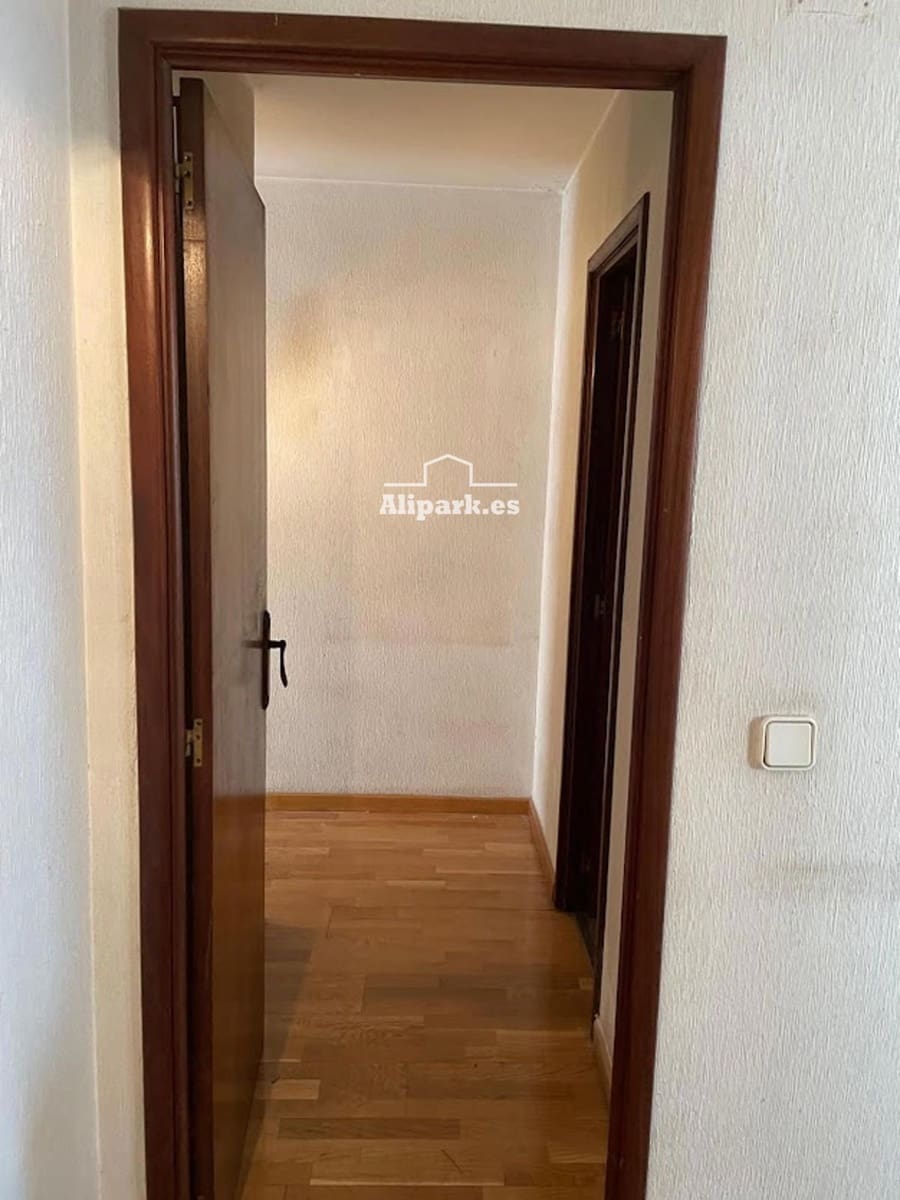 4 bedroom Flat for sale in Alicante / Alacant city - € 670,000 (Ref: 9453391)