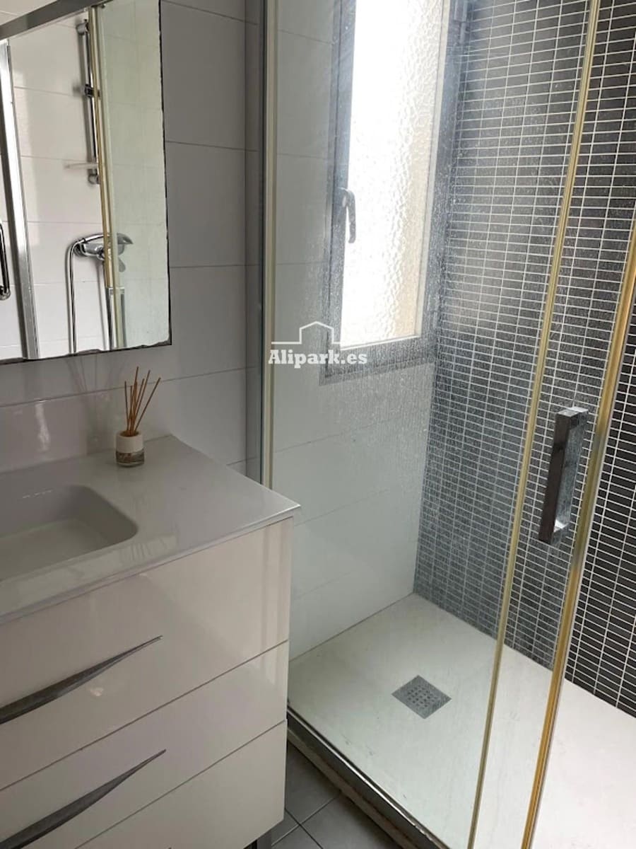 4 bedroom Flat for sale in Alicante / Alacant city - € 670,000 (Ref: 9453391)