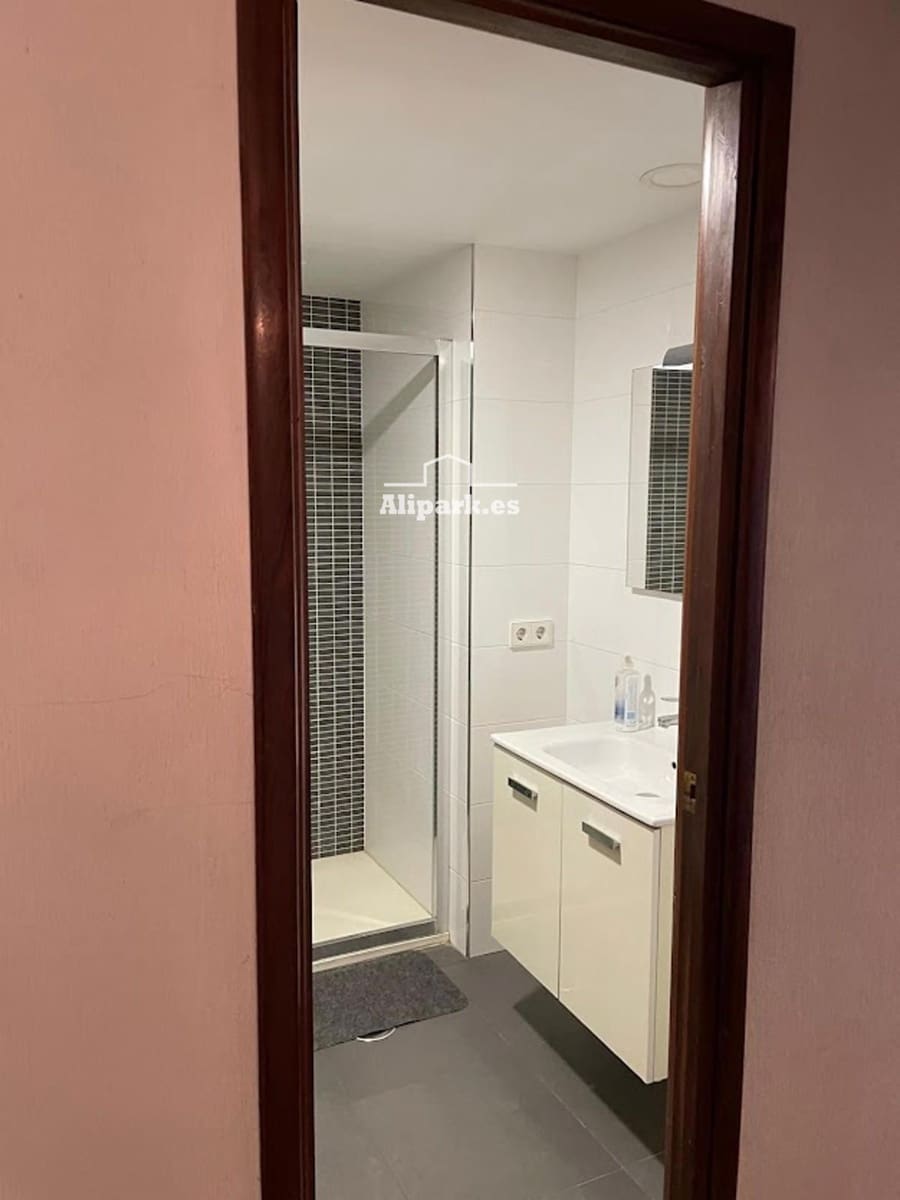 4 bedroom Flat for sale in Alicante / Alacant city - € 670,000 (Ref: 9453391)