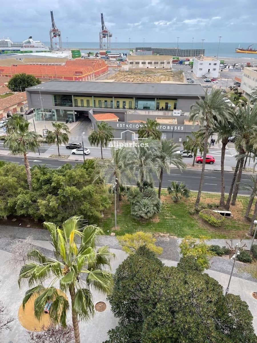 4 bedroom Flat for sale in Alicante / Alacant city - € 670,000 (Ref: 9453391)