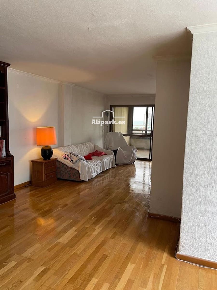 4 bedroom Flat for sale in Alicante / Alacant city - € 670,000 (Ref: 9453391)