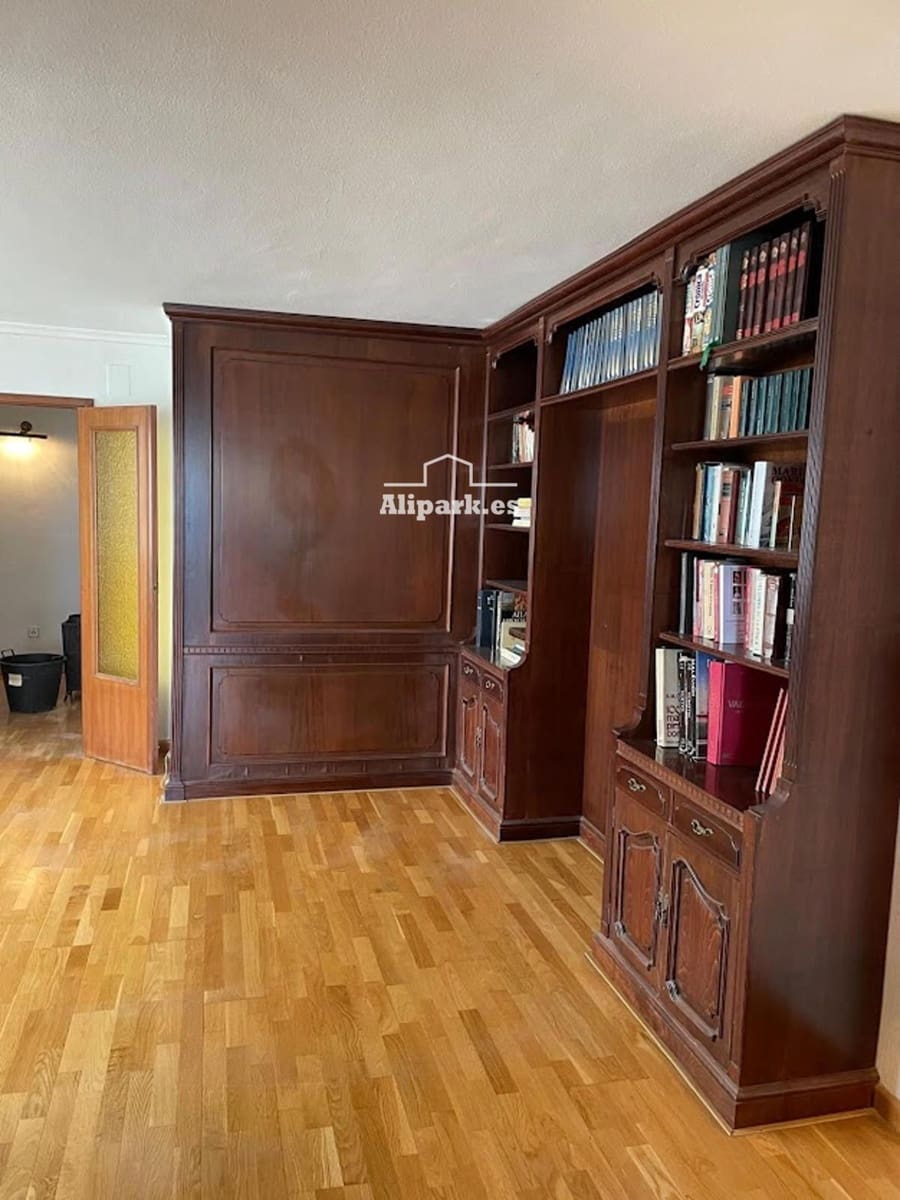 4 bedroom Flat for sale in Alicante / Alacant city - € 670,000 (Ref: 9453391)