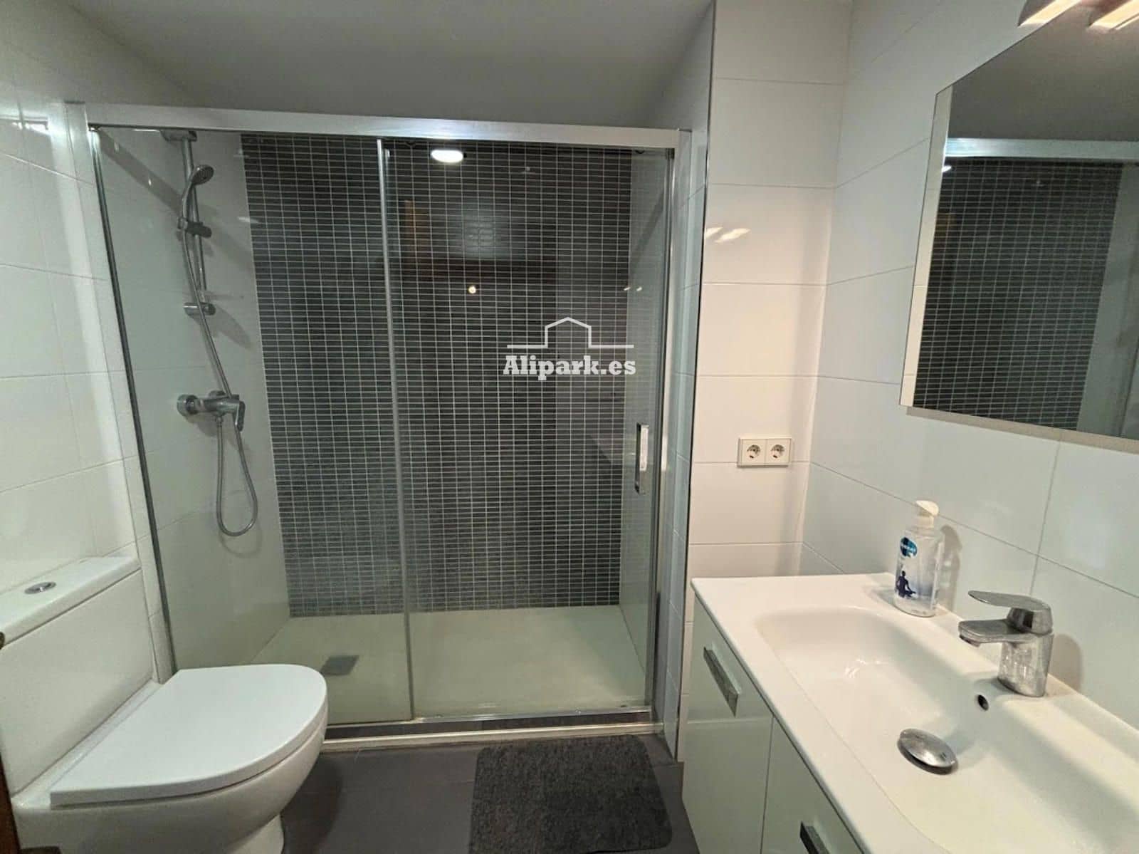 4 bedroom Flat for sale in Alicante / Alacant city - € 670,000 (Ref: 9453391)