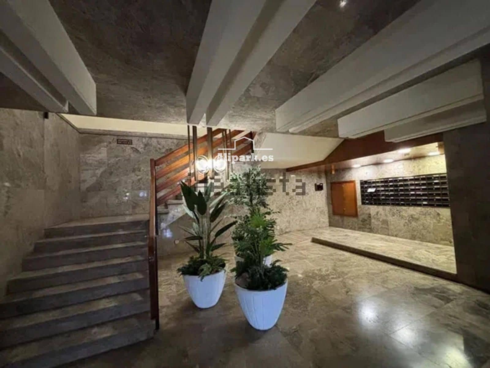 4 bedroom Flat for sale in Alicante / Alacant city - € 670,000 (Ref: 9453391)