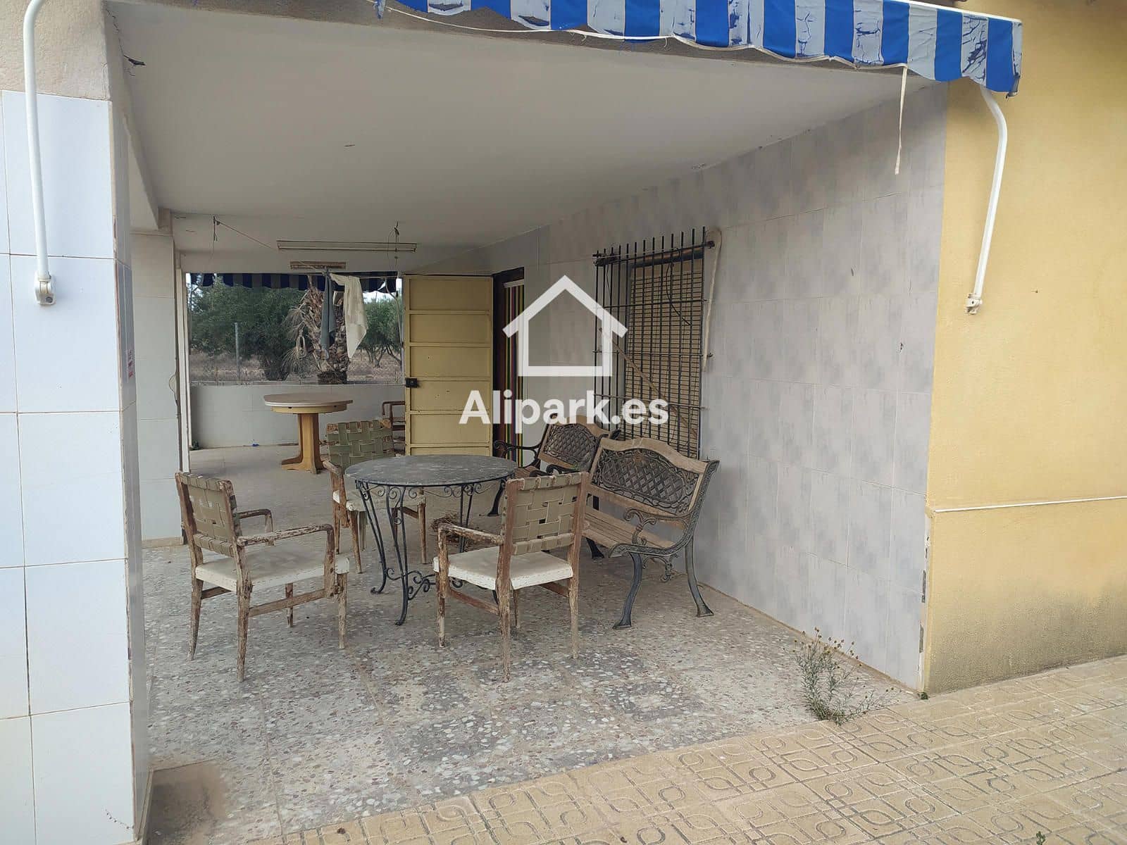 5 slaapkamer Finca/Landhuis te koop in Alicante stad met zwembad garage - € 285.000 (Ref: 9453396)