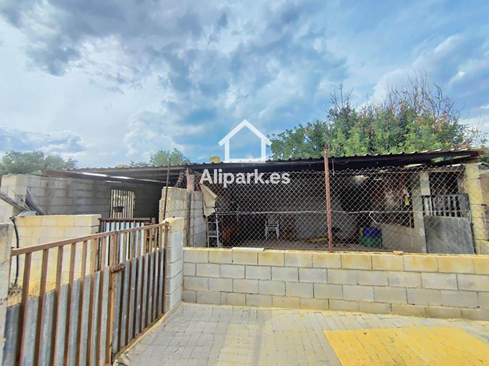 5 slaapkamer Finca/Landhuis te koop in Alicante stad met zwembad garage - € 285.000 (Ref: 9453396)