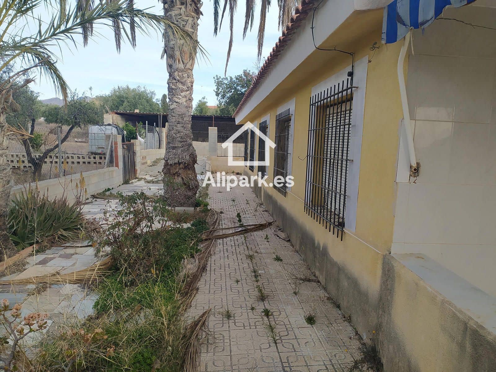 5 slaapkamer Finca/Landhuis te koop in Alicante stad met zwembad garage - € 285.000 (Ref: 9453396)
