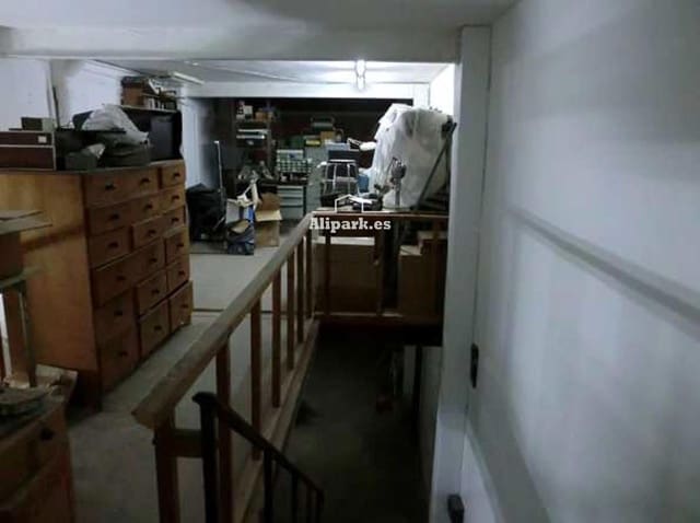 Kaupallinen myytävänä paikassa Florida Baja, Alicante kaupunki - 69 000 € (Ref: 9453397)