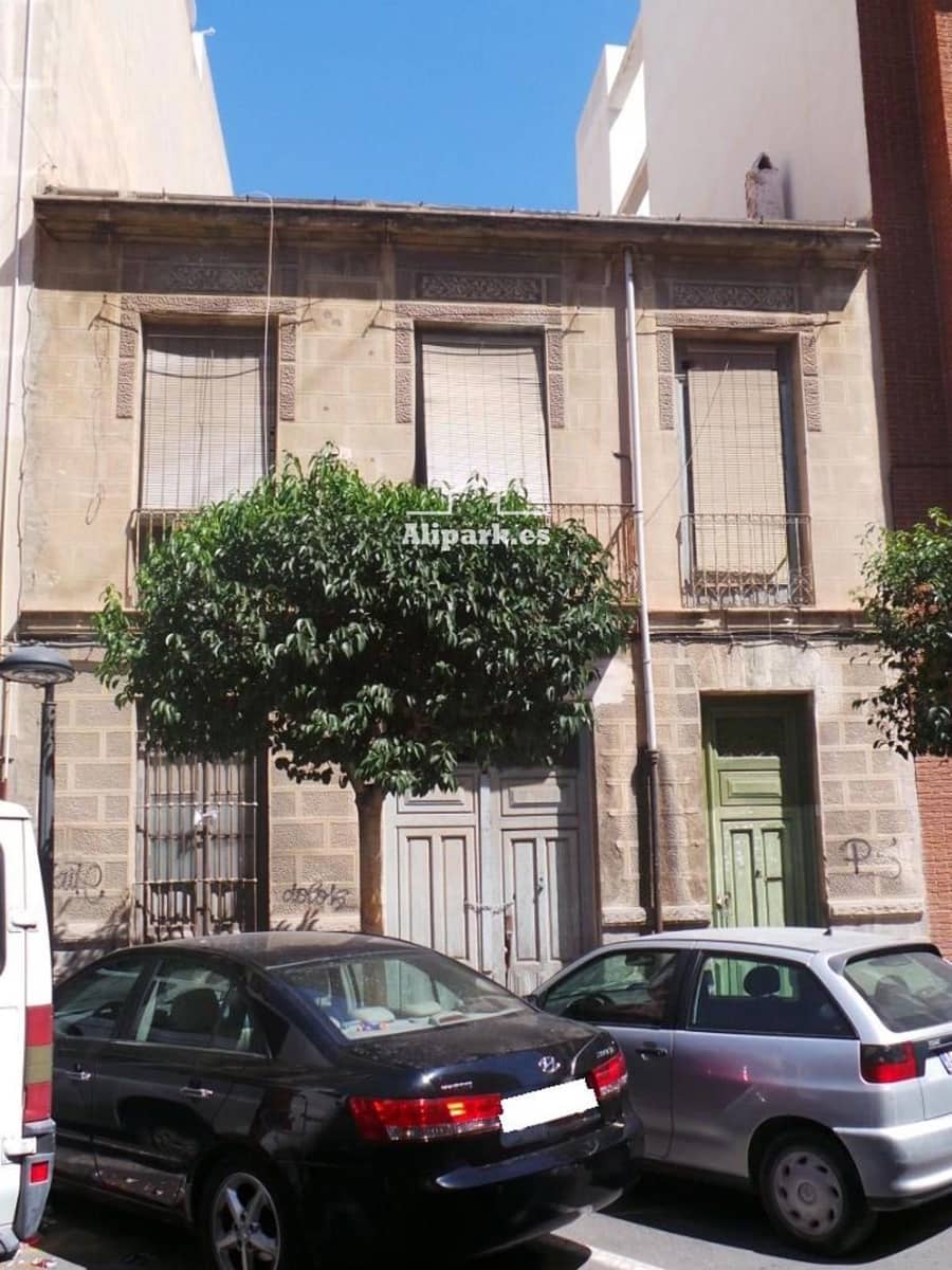 Omakotitalo myytävänä paikassa Alicante kaupunki - 395 900 € (Ref: 9453402)