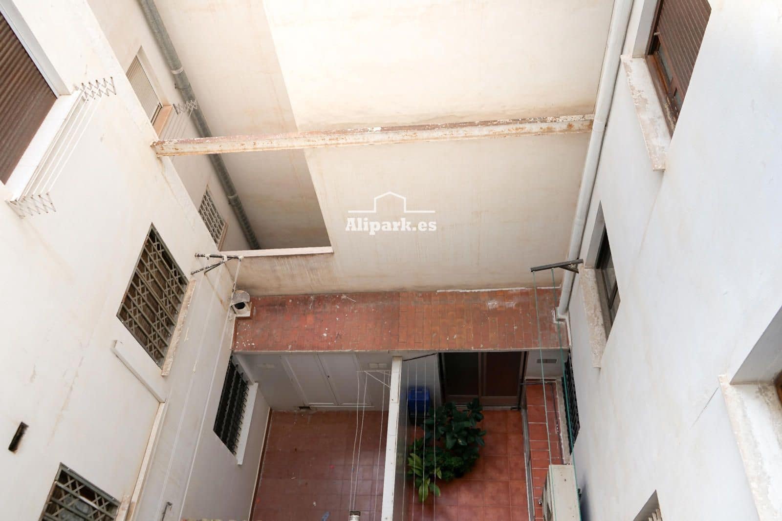 5 bedroom Flat for sale in Alicante / Alacant city - € 625,000 (Ref: 9453403)