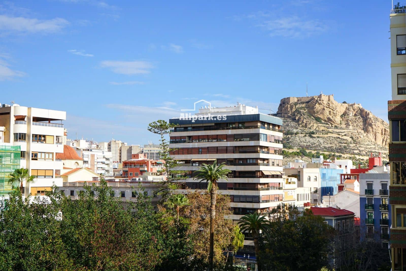 5 bedroom Flat for sale in Alicante / Alacant city - € 625,000 (Ref: 9453403)