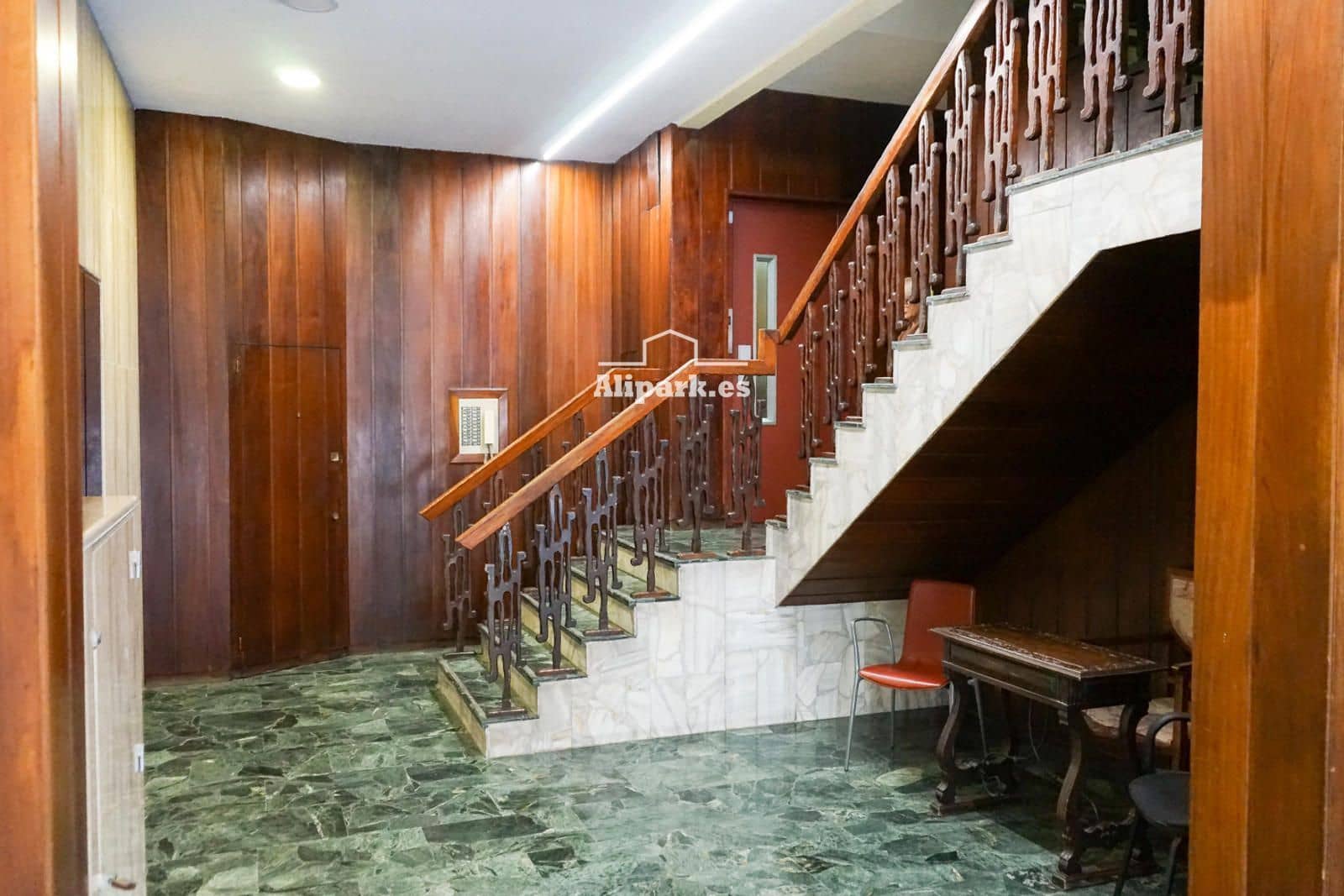 5 bedroom Flat for sale in Alicante / Alacant city - € 625,000 (Ref: 9453403)