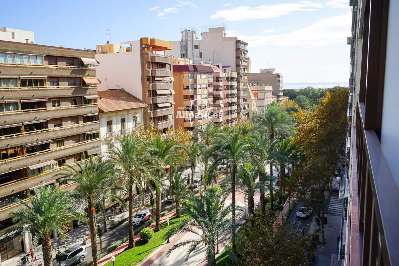 5 bedroom Flat for sale in Alicante / Alacant city - € 625,000 (Ref: 9453403)