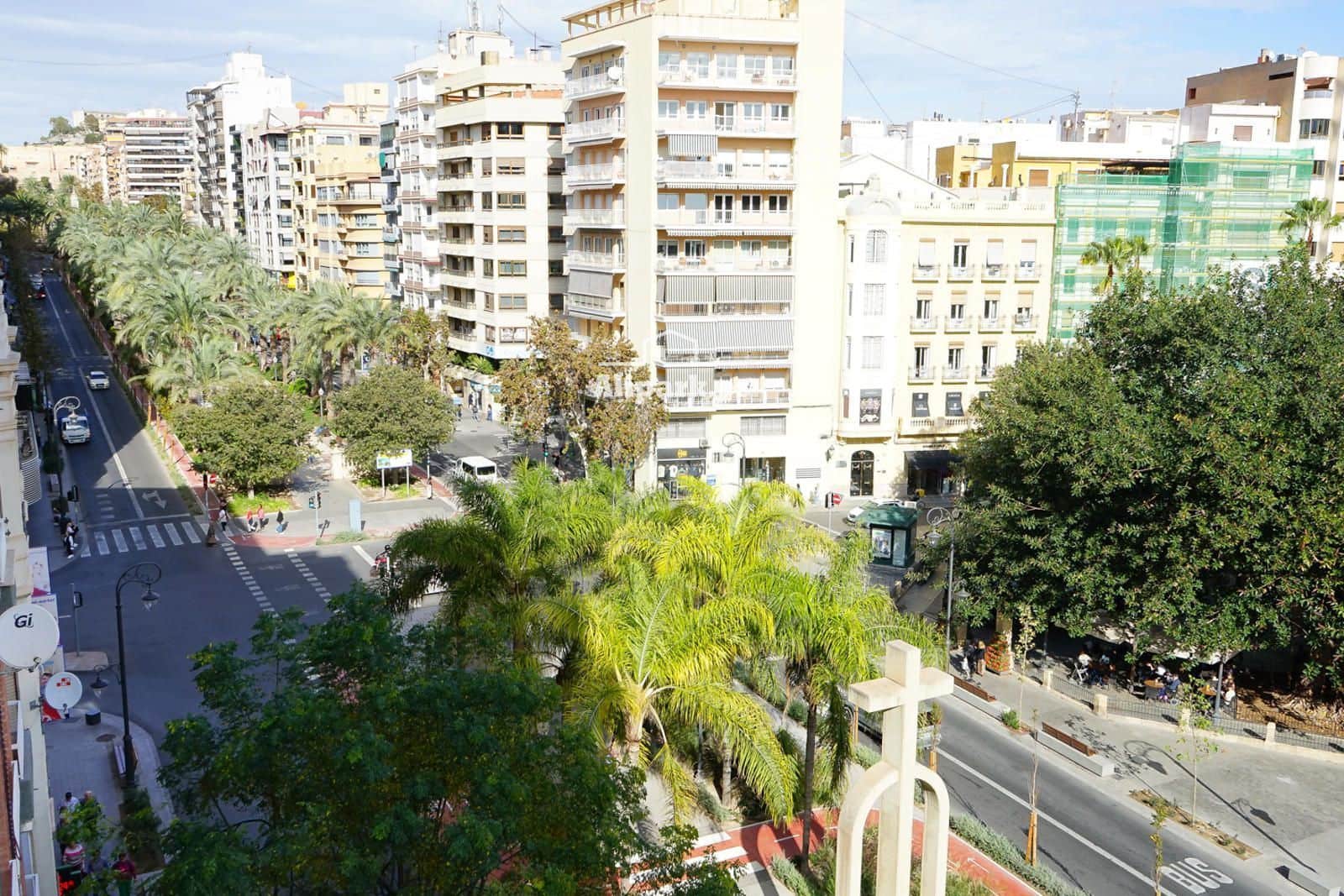 5 bedroom Flat for sale in Alicante / Alacant city - € 625,000 (Ref: 9453403)