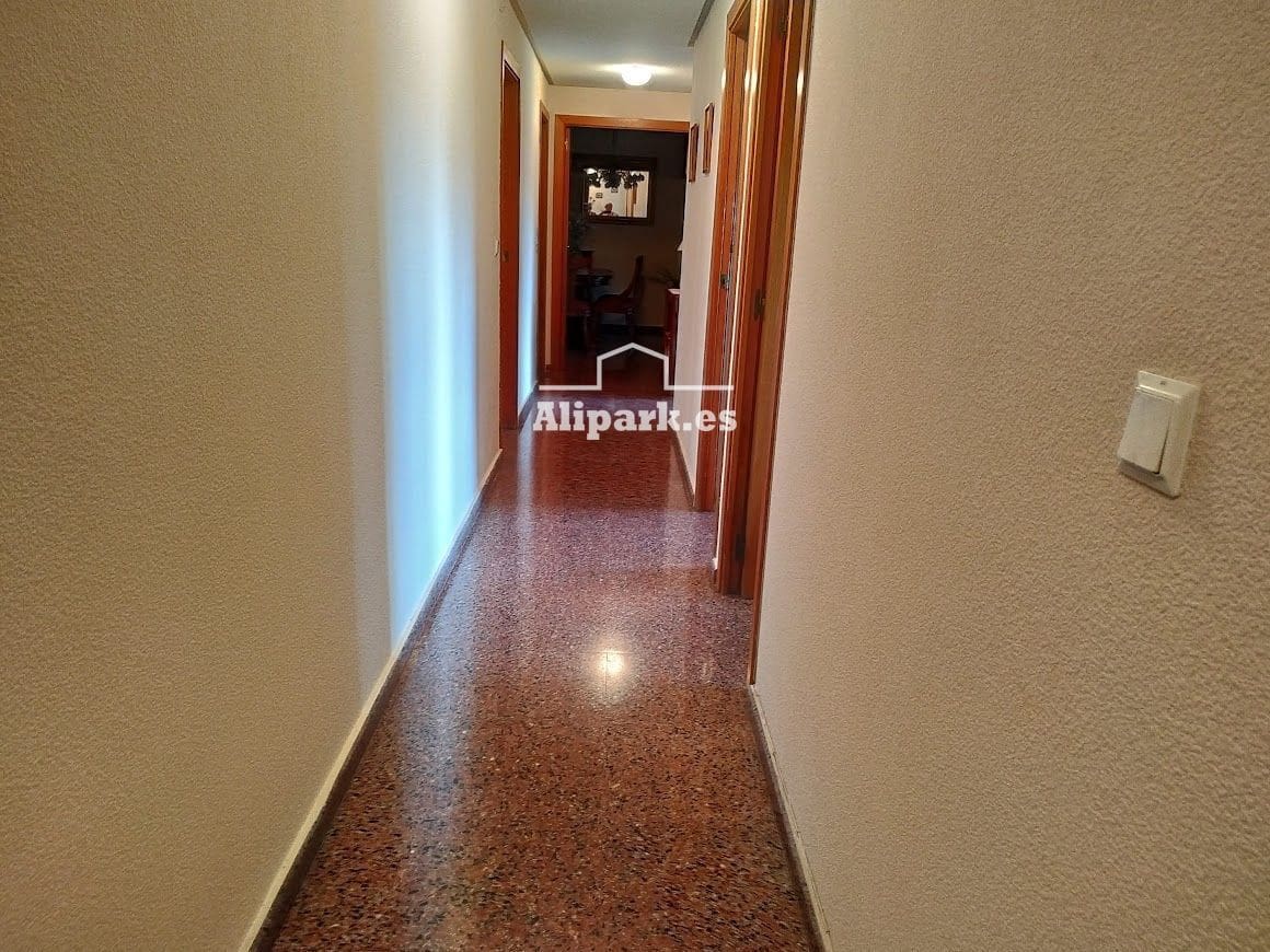 3 bedroom Flat for sale in Alicante / Alacant city with pool garage - € 225,000 (Ref: 9453406)