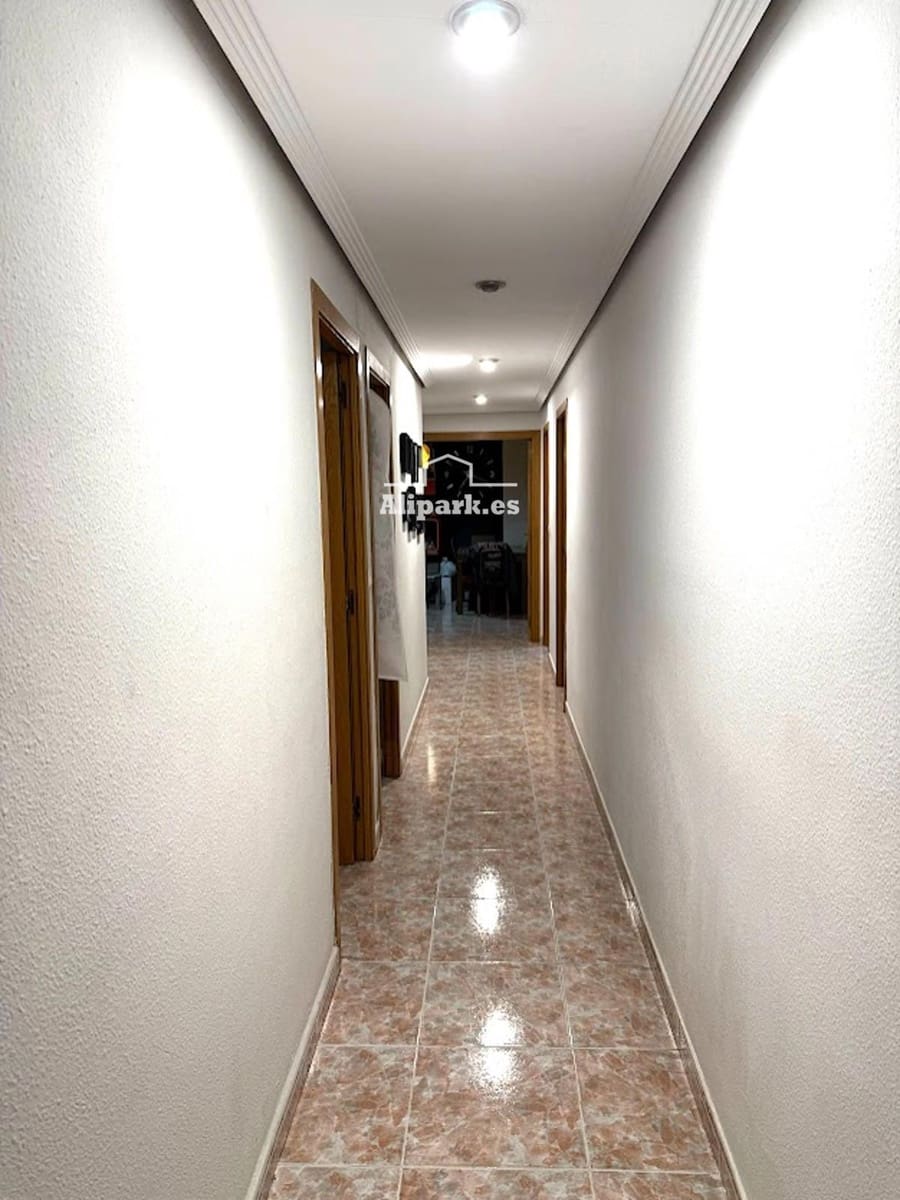 3 bedroom Flat for sale in Alicante / Alacant city with pool garage - € 225,000 (Ref: 9453406)