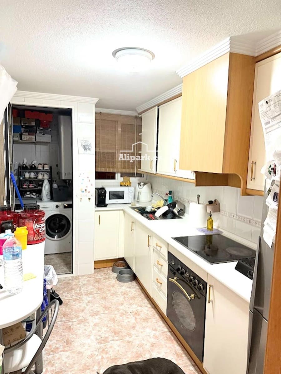 3 bedroom Flat for sale in Alicante / Alacant city with pool garage - € 225,000 (Ref: 9453406)