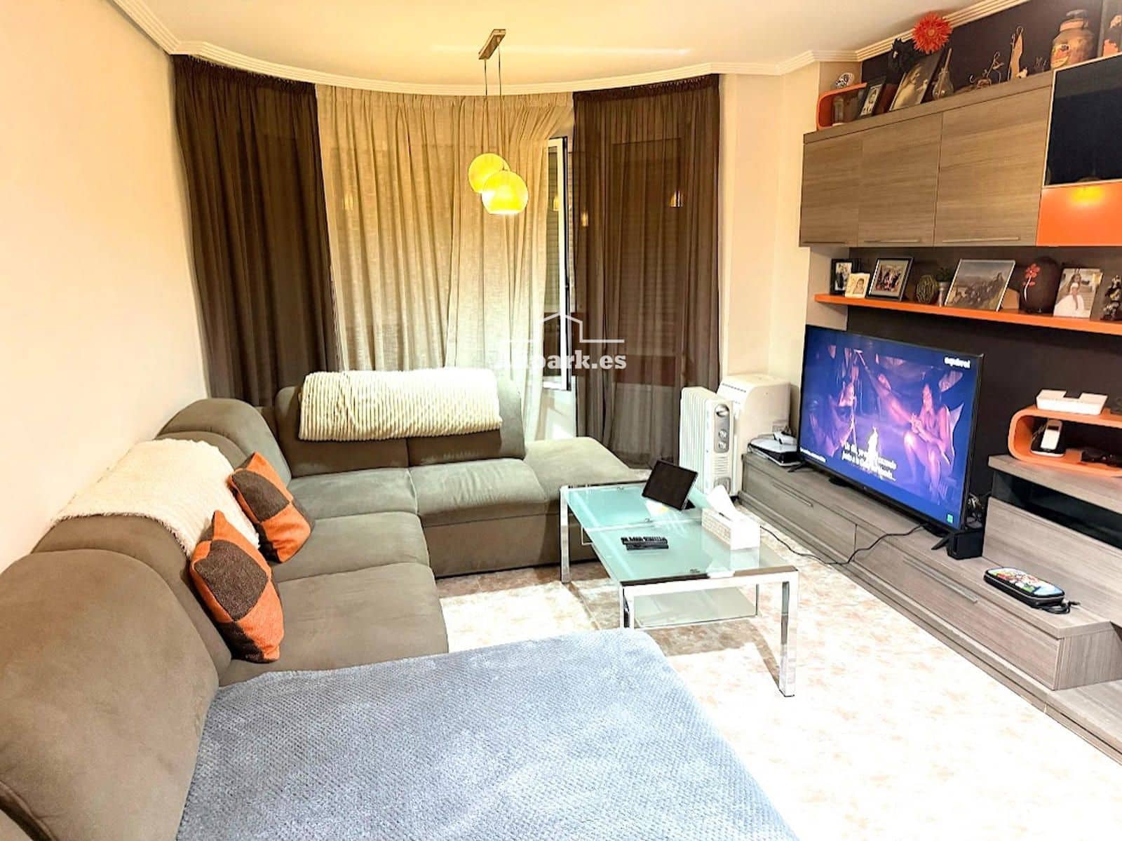 3 bedroom Flat for sale in Alicante / Alacant city with pool garage - € 225,000 (Ref: 9453406)