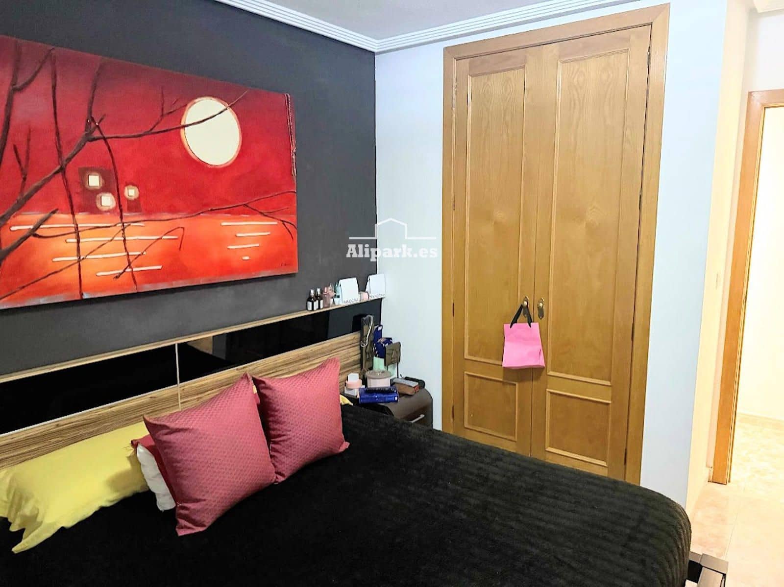 3 bedroom Flat for sale in Alicante / Alacant city with pool garage - € 225,000 (Ref: 9453406)