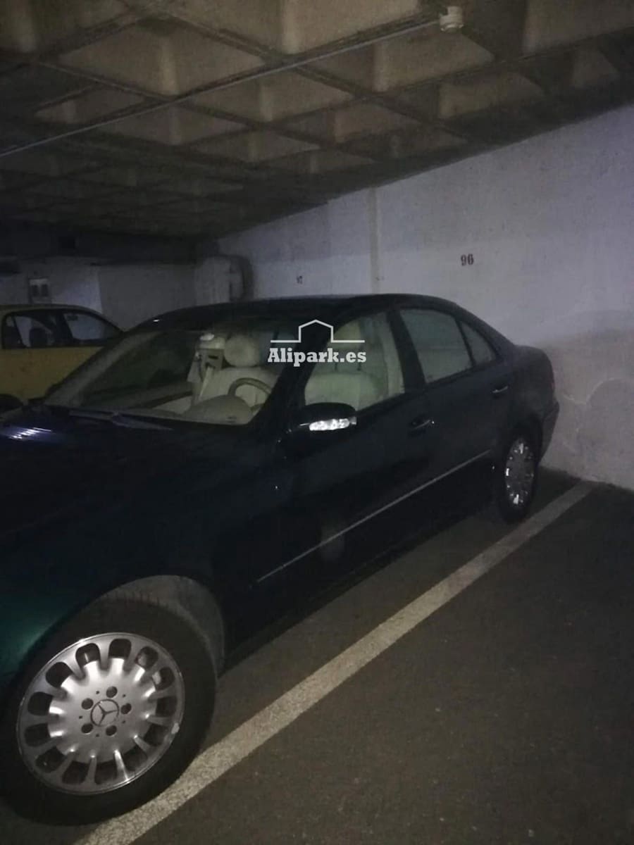 Garage for sale in Alicante / Alacant city - € 40,000 (Ref: 9453407)