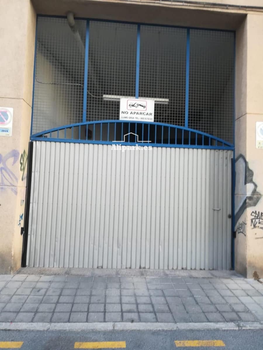 Garage for sale in Alicante / Alacant city - € 40,000 (Ref: 9453407)