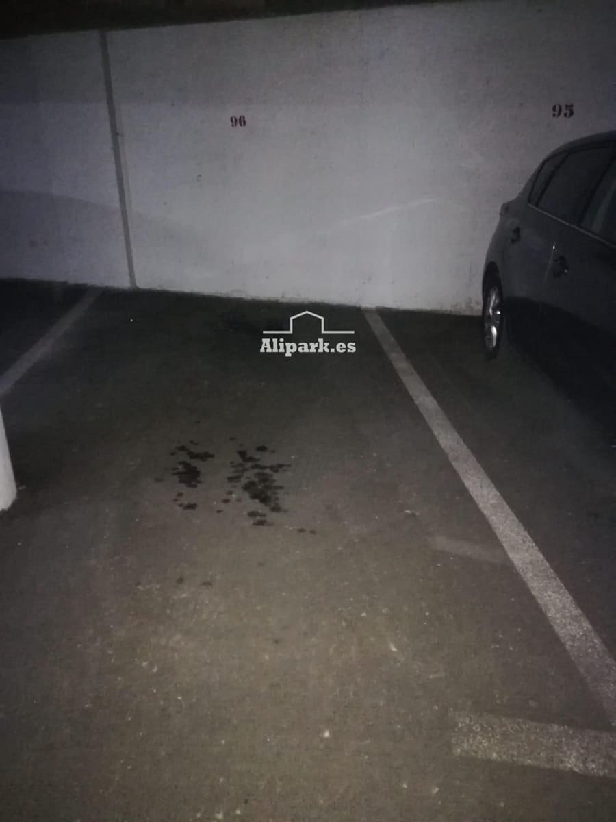 Garage for sale in Alicante / Alacant city - € 40,000 (Ref: 9453407)