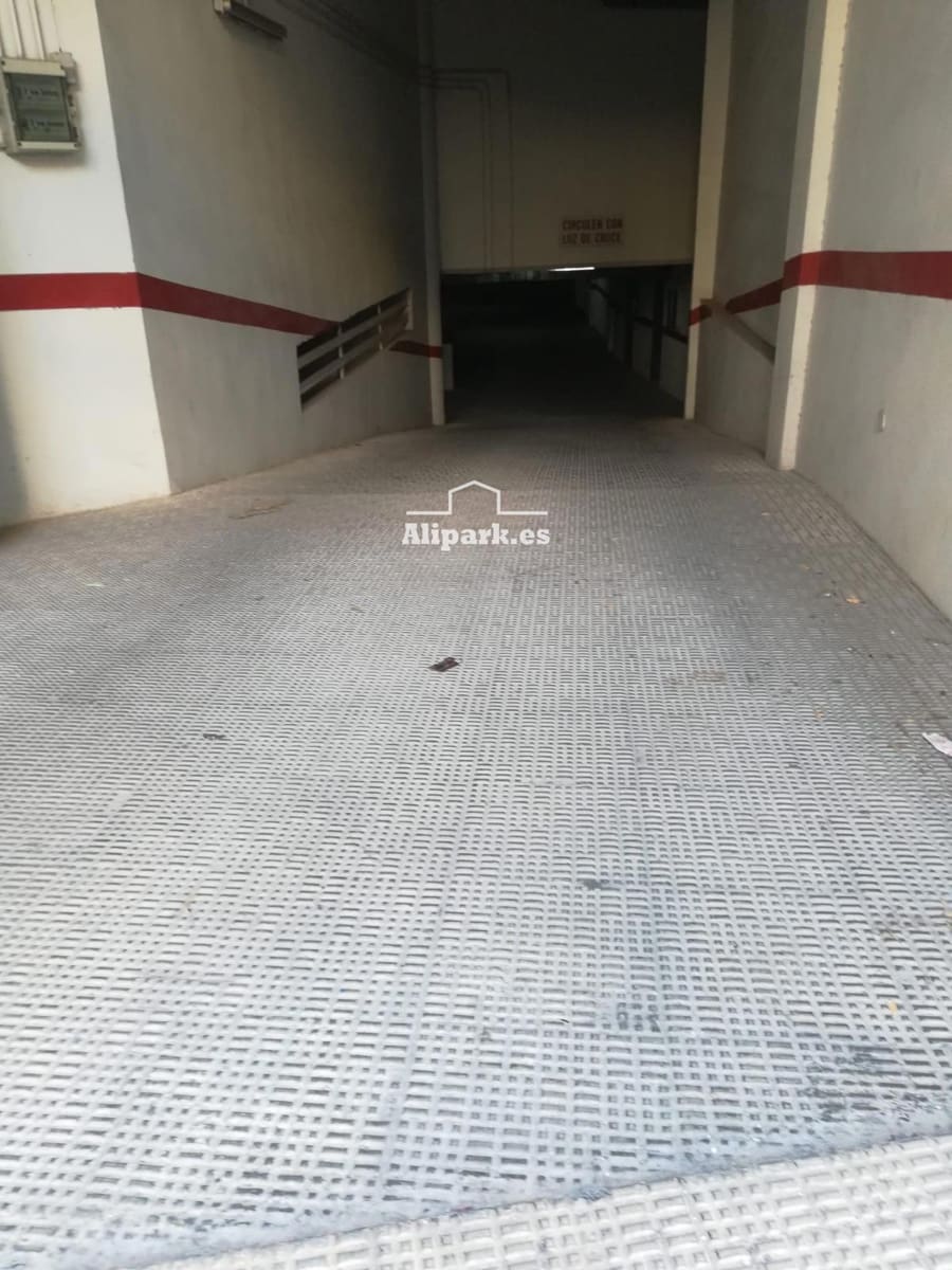 Garage for sale in Alicante / Alacant city - € 40,000 (Ref: 9453407)