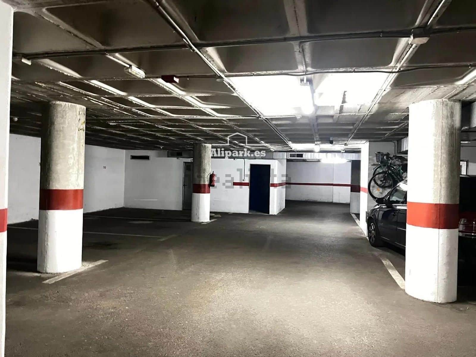 Garage for sale in Alicante / Alacant city - € 40,000 (Ref: 9453407)