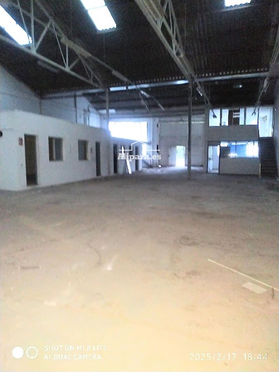 Kaupallinen myytävänä paikassa Alicante kaupunki - 310 000 € (Ref: 9453409)