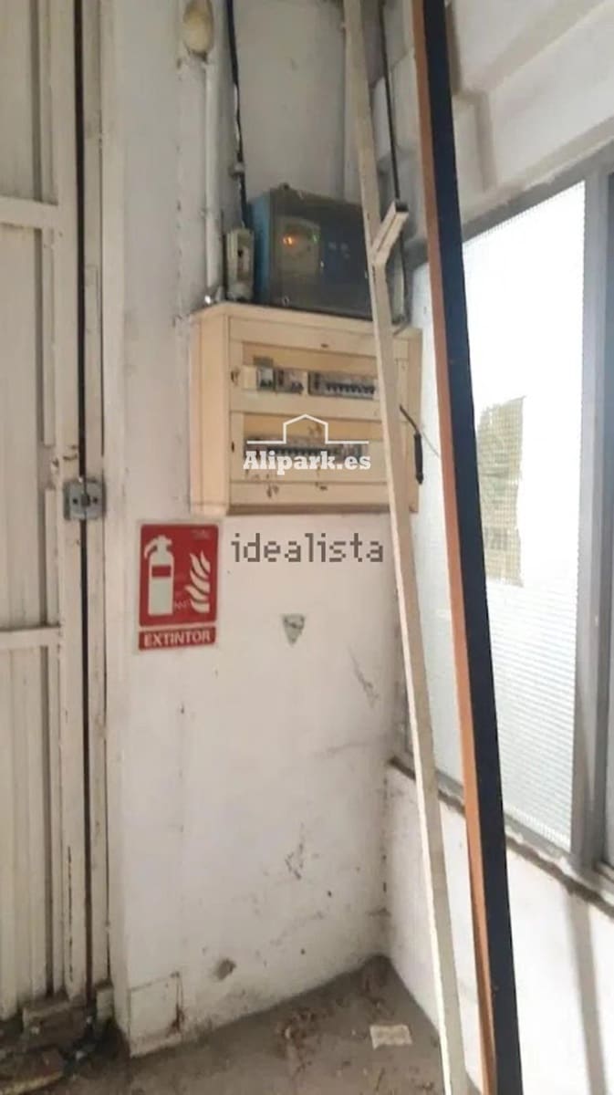 Kaupallinen myytävänä paikassa Alicante kaupunki - 310 000 € (Ref: 9453409)