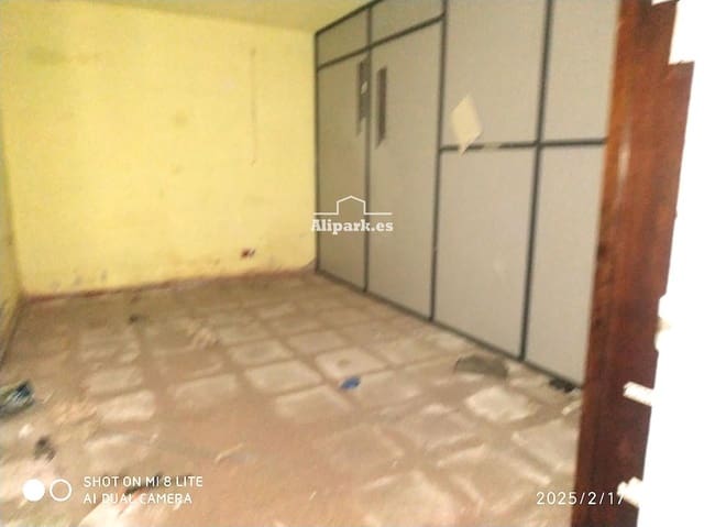 Kaupallinen myytävänä paikassa Ciudad de Asís, Alicante kaupunki - 310 000 € (Ref: 9453409)