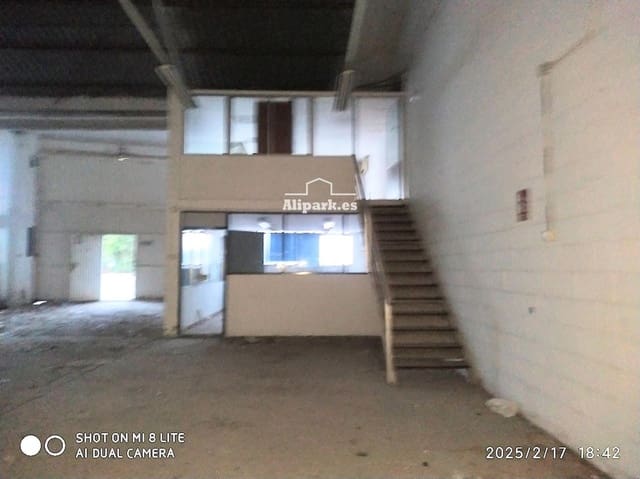 Kaupallinen myytävänä paikassa Ciudad de Asís, Alicante kaupunki - 310 000 € (Ref: 9453409)