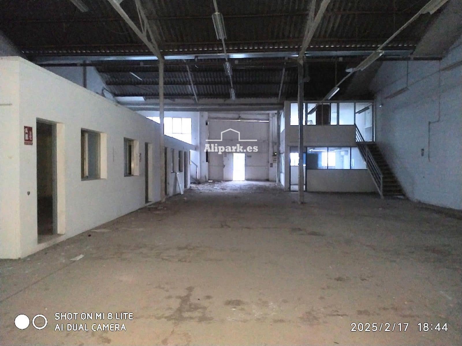 Kaupallinen myytävänä paikassa Alicante kaupunki - 310 000 € (Ref: 9453409)