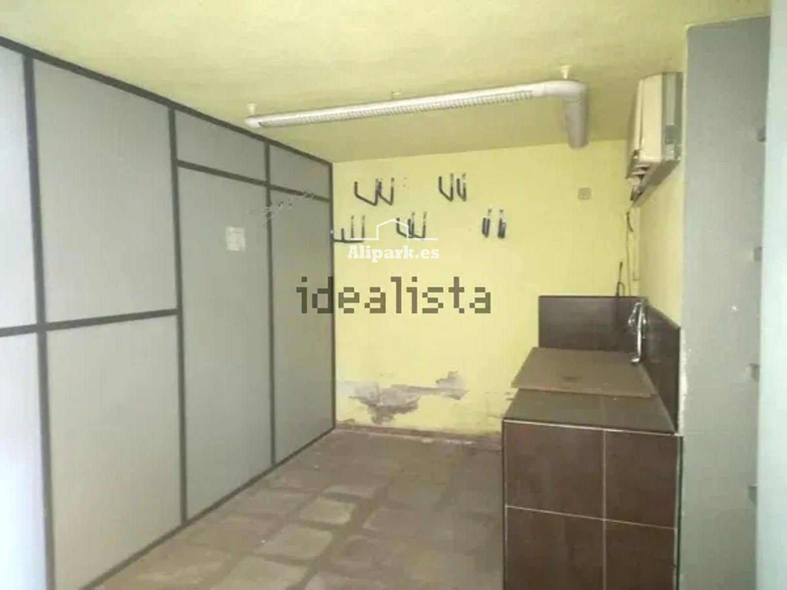 Kaupallinen myytävänä paikassa Alicante kaupunki - 310 000 € (Ref: 9453409)