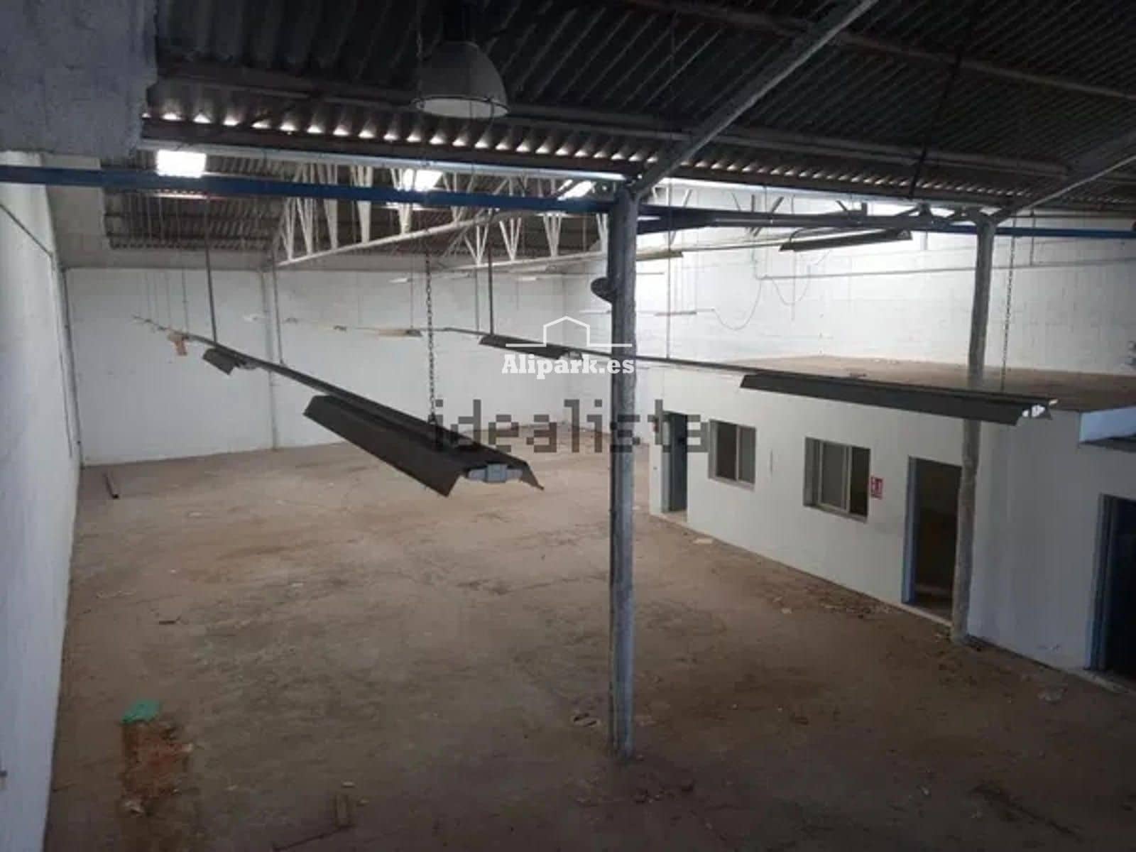 Kaupallinen myytävänä paikassa Alicante kaupunki - 310 000 € (Ref: 9453409)