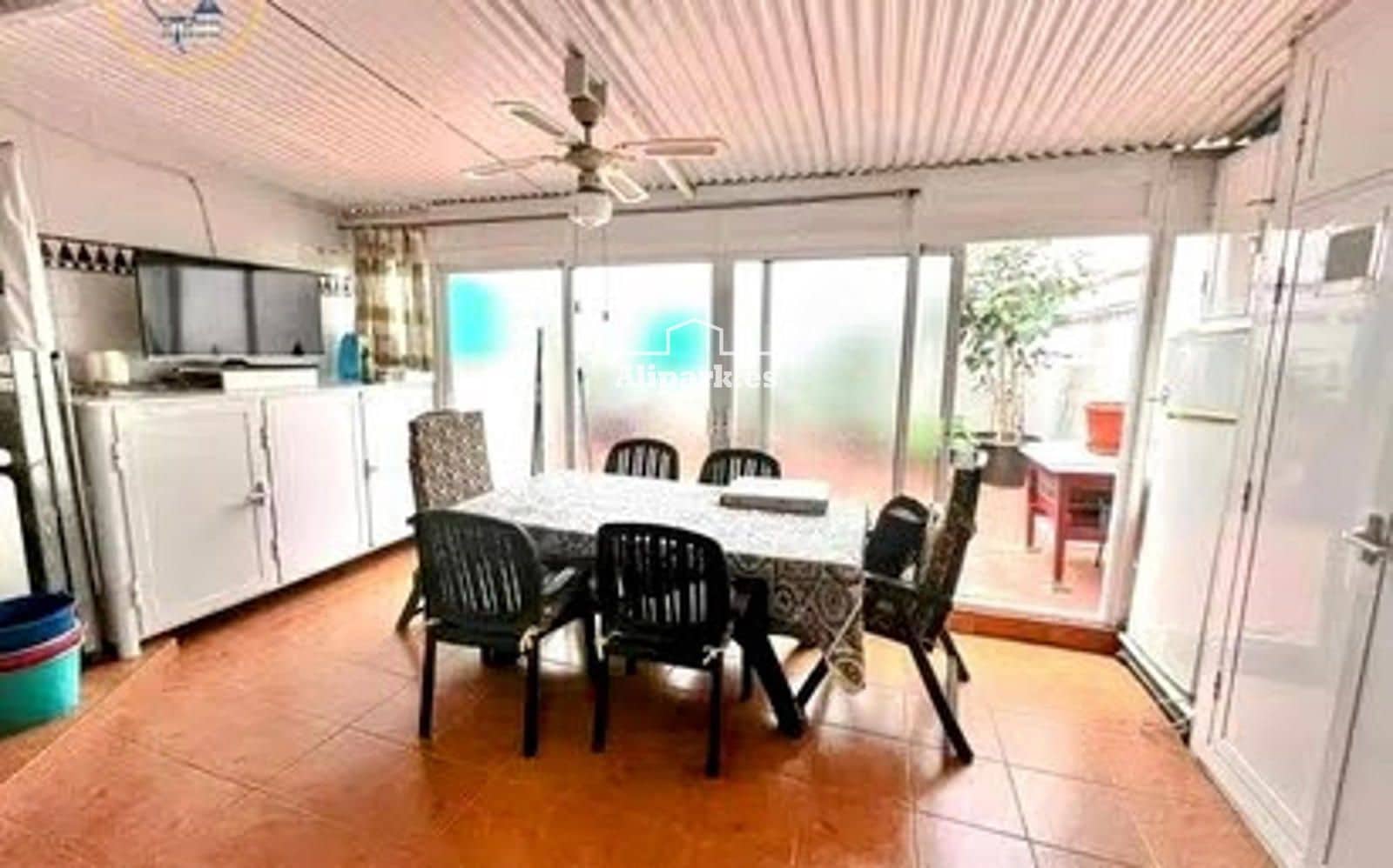 4 bedroom Flat for sale in Alicante / Alacant city - € 229,000 (Ref: 9453410)