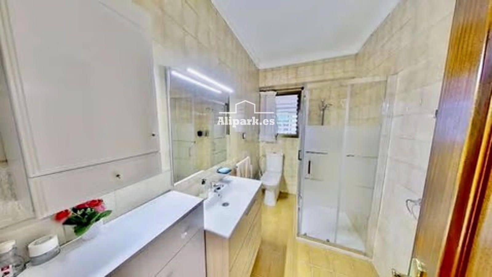 4 bedroom Flat for sale in Alicante / Alacant city - € 229,000 (Ref: 9453410)