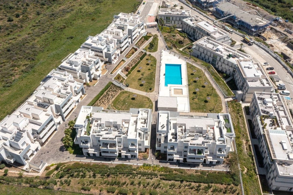 2 makuuhuone Huoneisto myytävänä paikassa Estepona mukana uima-altaan - 400 000 € (Ref: 9479568)