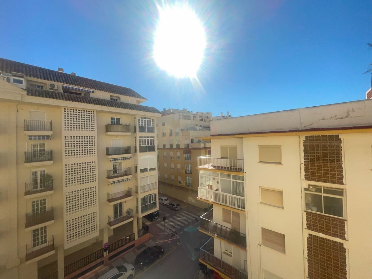 Apartamento de 3 habitaciones en Estepona en venta - 400.000 € (Ref: 9479569)