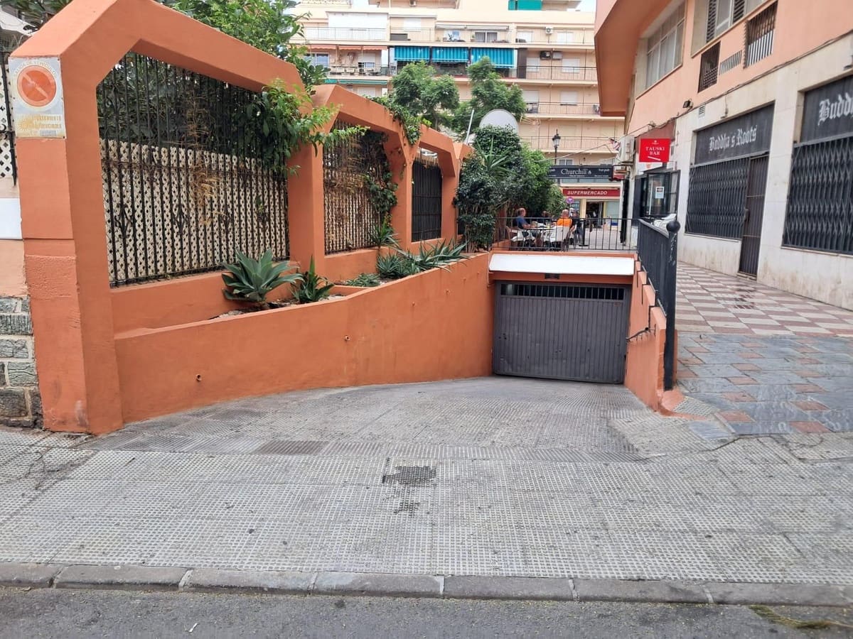 2 bedroom Apartment for sale in Fuengirola - € 405,000 (Ref: 9479573)