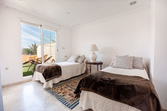 2 soverom Penthouse til salgs i Marbella med svømmebasseng garasje - € 408 000 (Ref: 9479577)