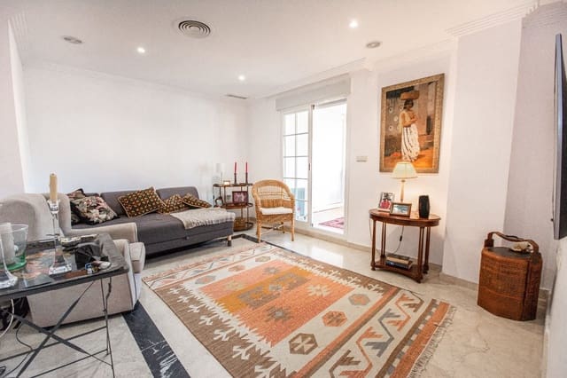 2 soverom Penthouse til salgs i Marbella med svømmebasseng garasje - € 408 000 (Ref: 9479577)