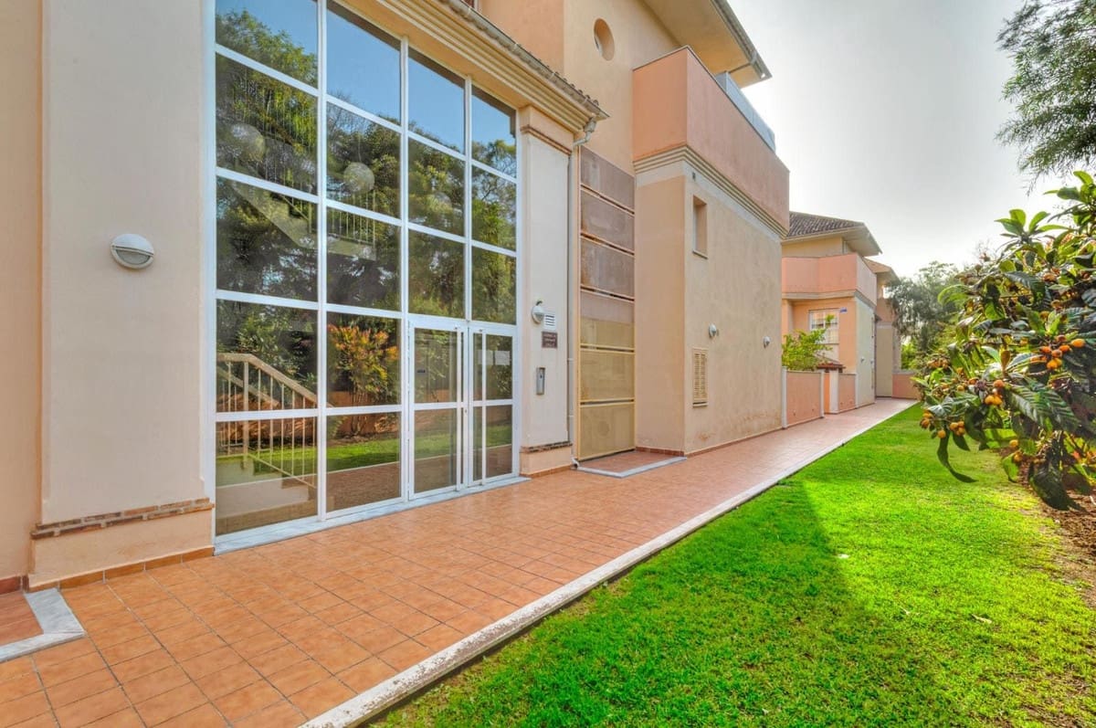 2 soverom Penthouse til salgs i Marbella med svømmebasseng garasje - € 408 000 (Ref: 9479577)