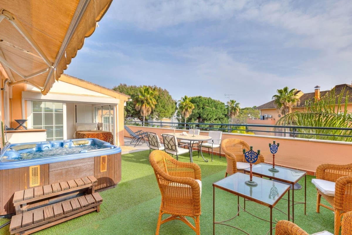 2 soverom Penthouse til salgs i Marbella med svømmebasseng garasje - € 408 000 (Ref: 9479577)