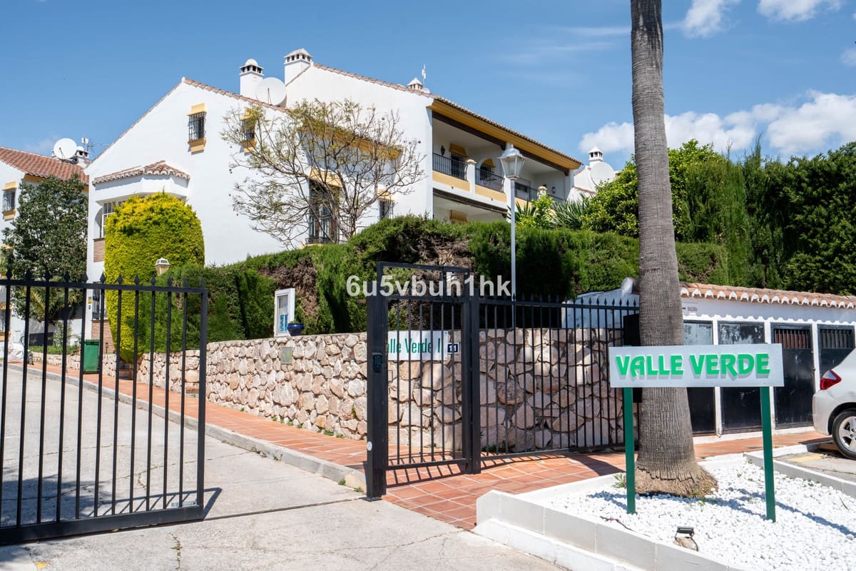 3 soverom Hus til salgs i Mijas Golf med svømmebasseng - € 408 000 (Ref: 9479578)